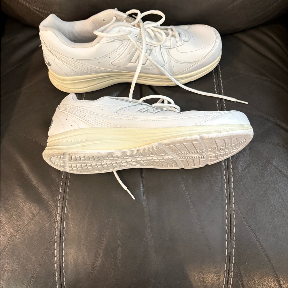 NEW BALANCE 577 WALKING DSL-2 WHITE LEATHER  MENS 11.5  SHOEs Sneakers very good